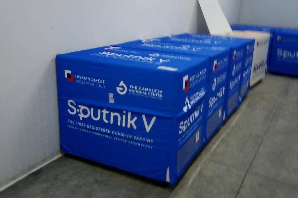 Узбекистан получил 90 тысяч доз вакцины «Спутник V»